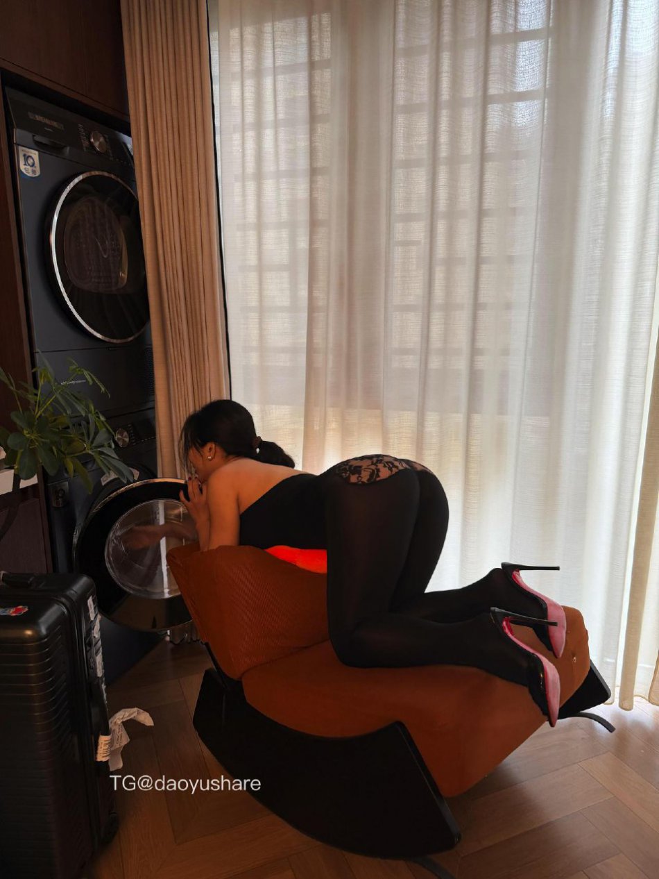 芳姨 2025-12-24 18:46:49 #付费贴#喜欢黑丝的宝宝有福了👀 第10张