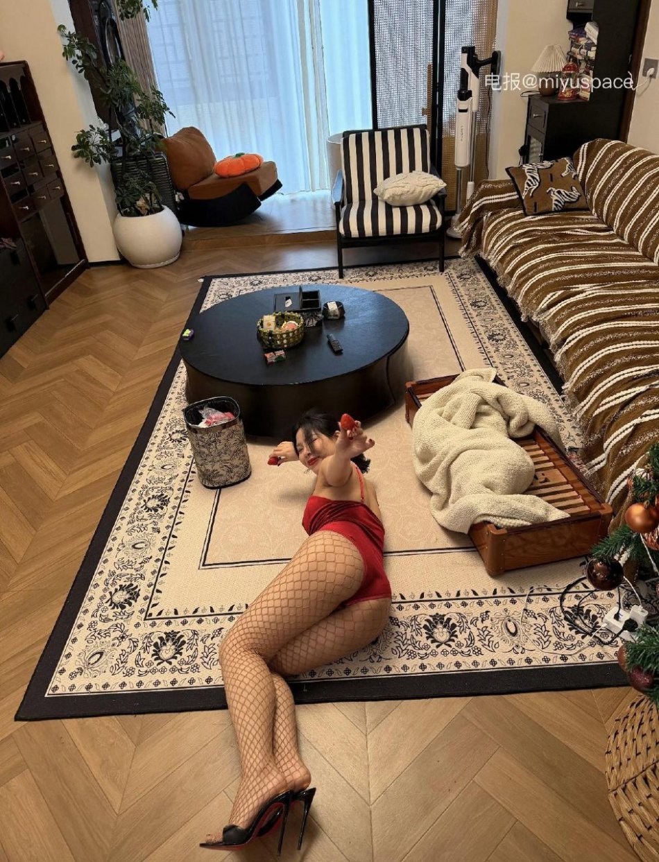 芳姨 2025-12-24 22:16:16 #嘉宾贴#平安夜吃草莓吗🍓