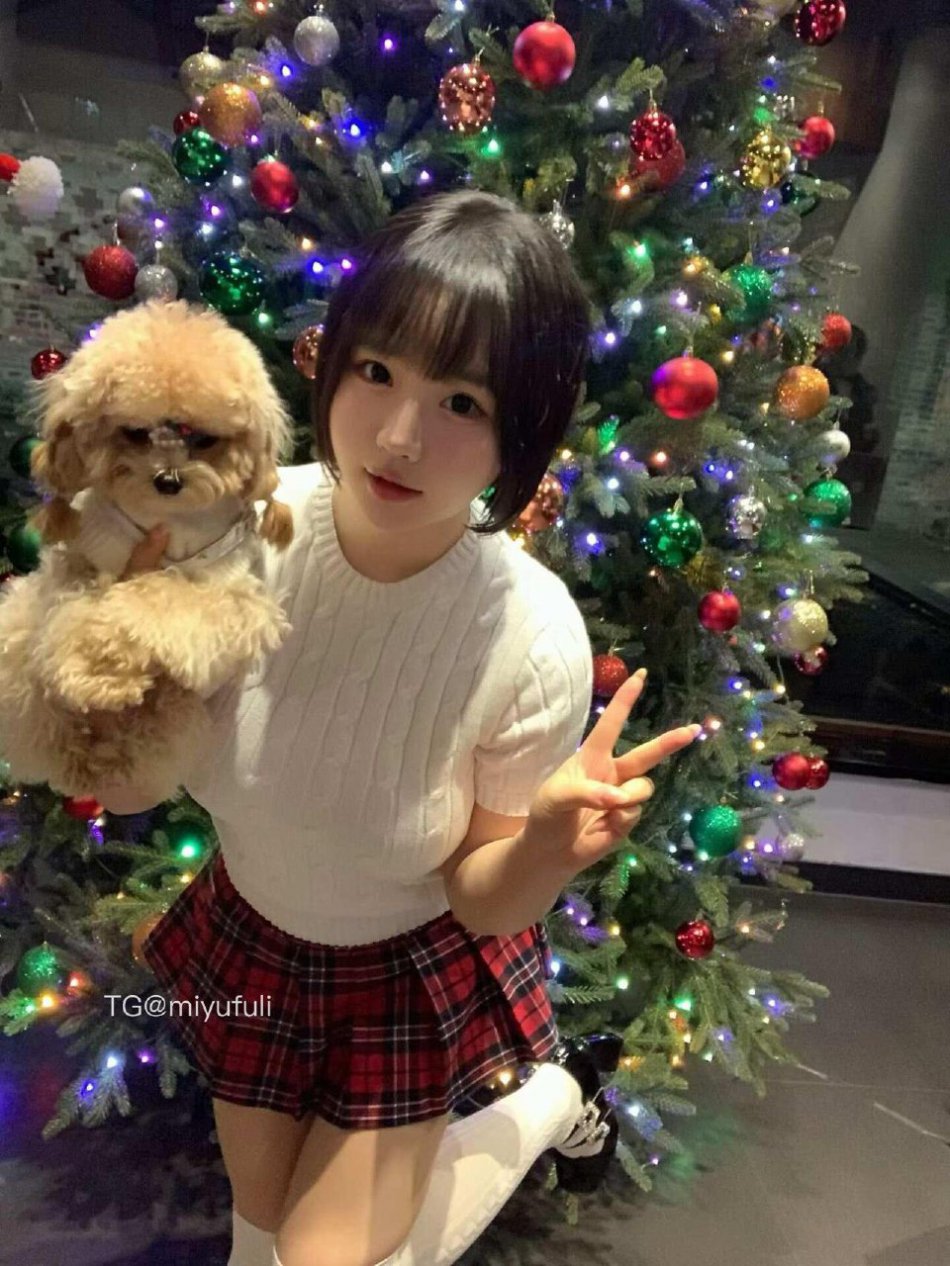 肉团娜子 2025-12-27 17:46:58 我能给你的 只有感觉 第2张