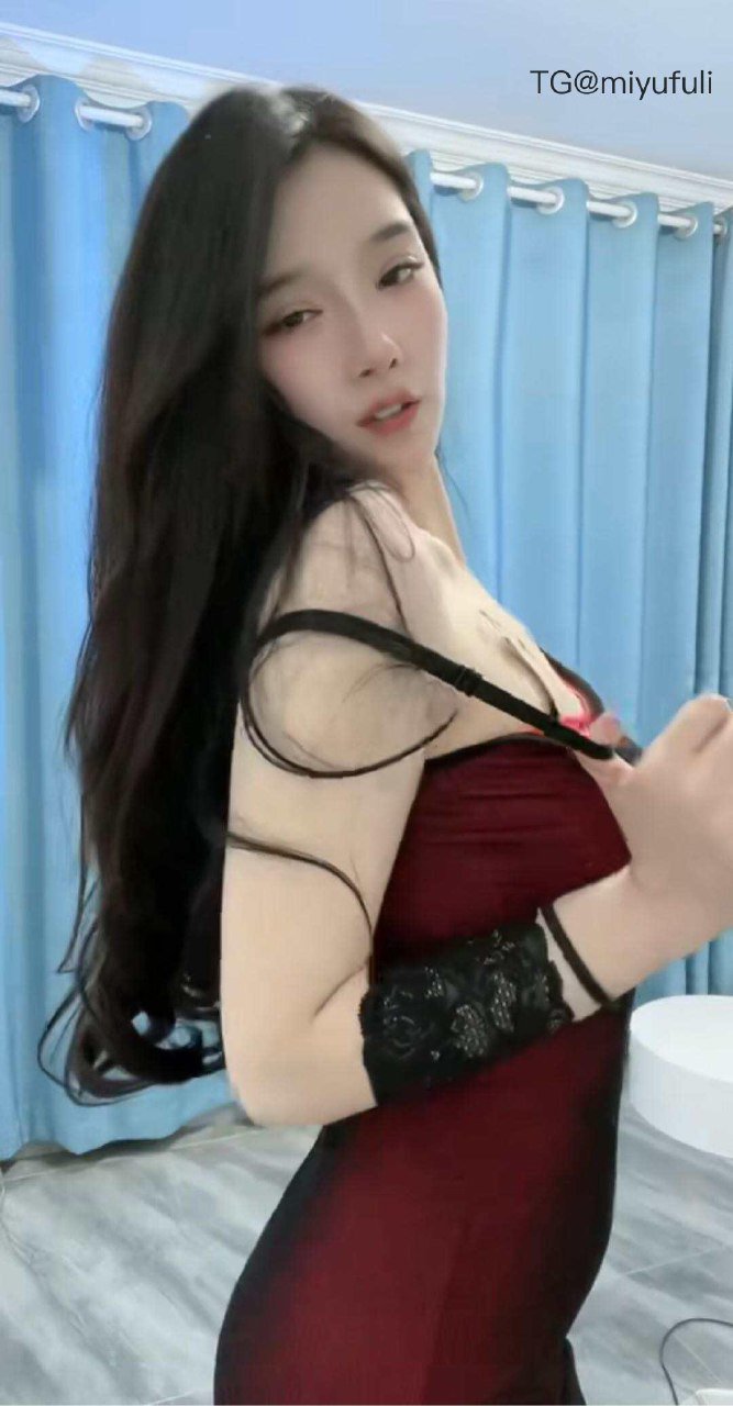 小清子 2025-12-29 18:44:10 宝宝 捏住我的头发 第2张