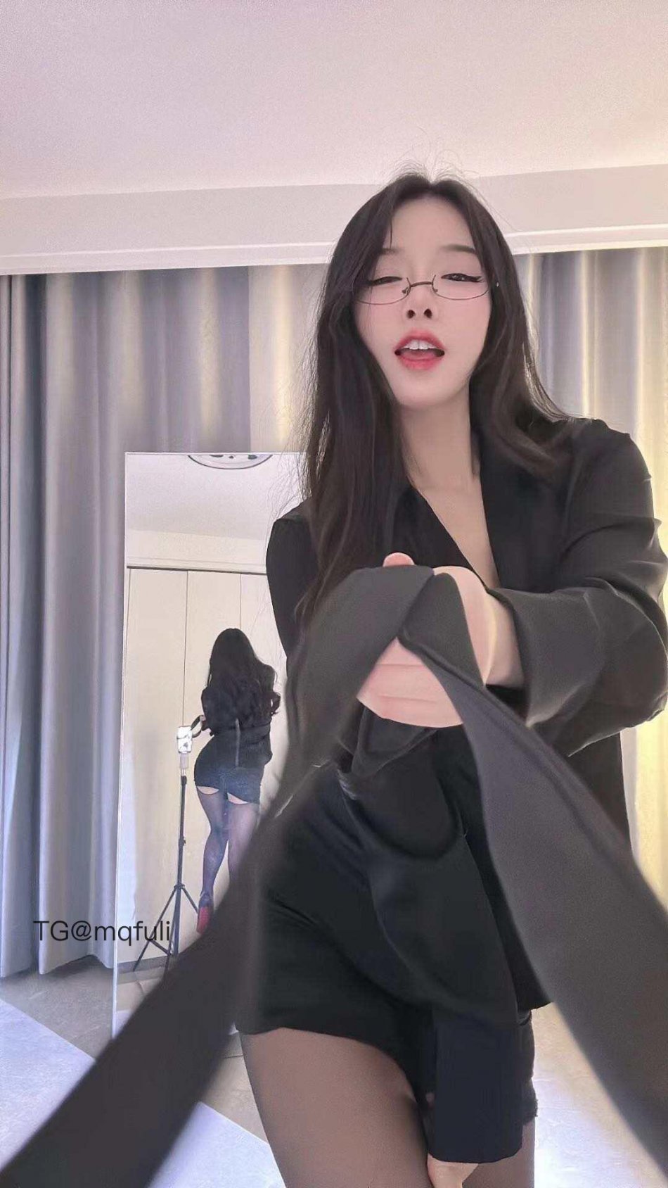 小清子 2025-12-29 18:44:10 宝宝 捏住我的头发 第6张