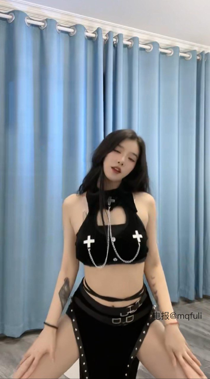 小清子 2025-12-29 19:40:10 【付费贴】 一组12张精品写真 第2张