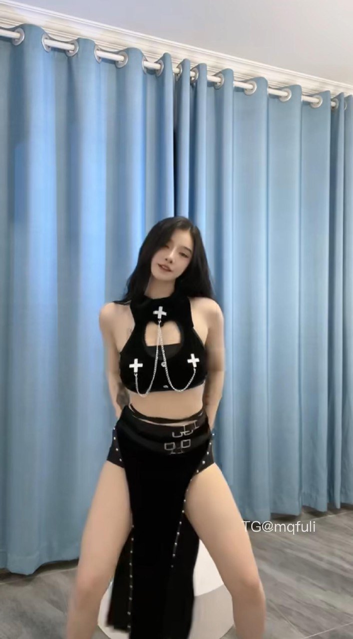 小清子 2025-12-29 19:40:10 【付费贴】 一组12张精品写真 第5张