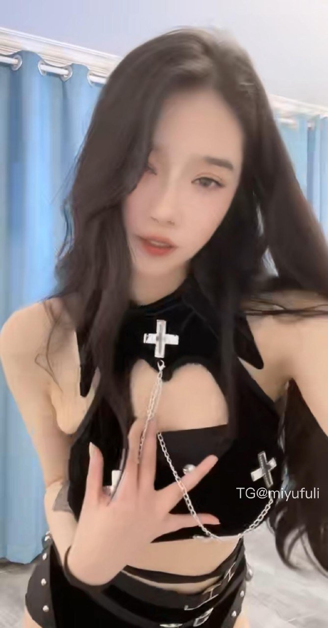 小清子 2025-12-29 19:40:10 【付费贴】 一组12张精品写真 第6张