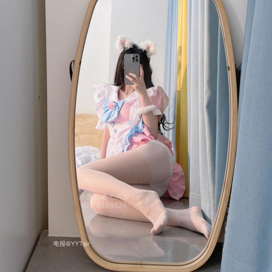 猫七八岁 2025-12-11 14:43:26 你的女仆小猫向你报道🫡