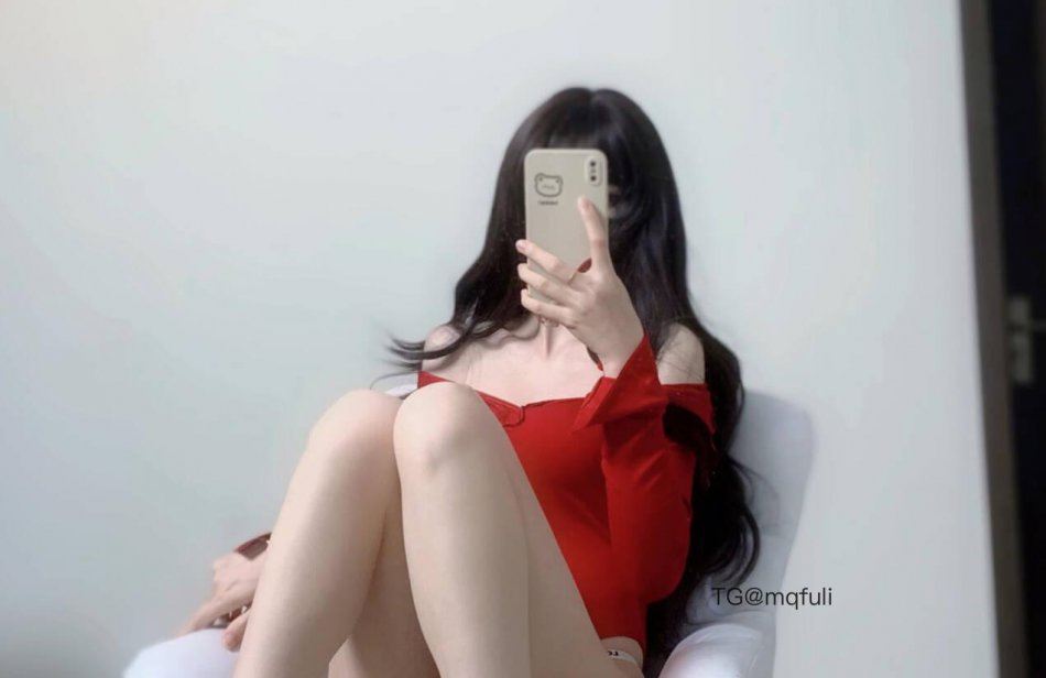 猫七八岁 2025-12-11 14:43:26 你的女仆小猫向你报道🫡