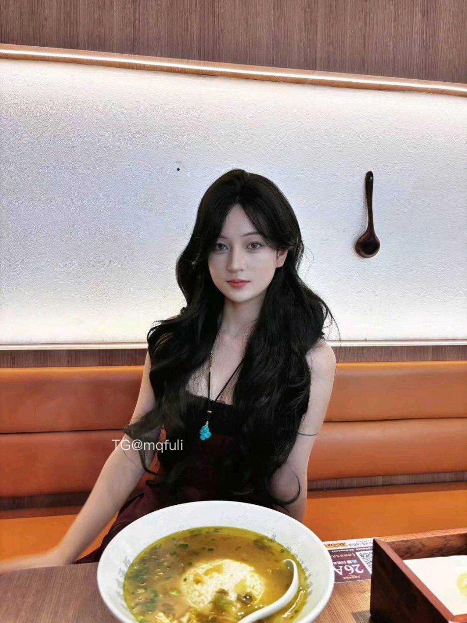 DJ羞羞蛇 2025-12-24 12:44:13 照片 第1张