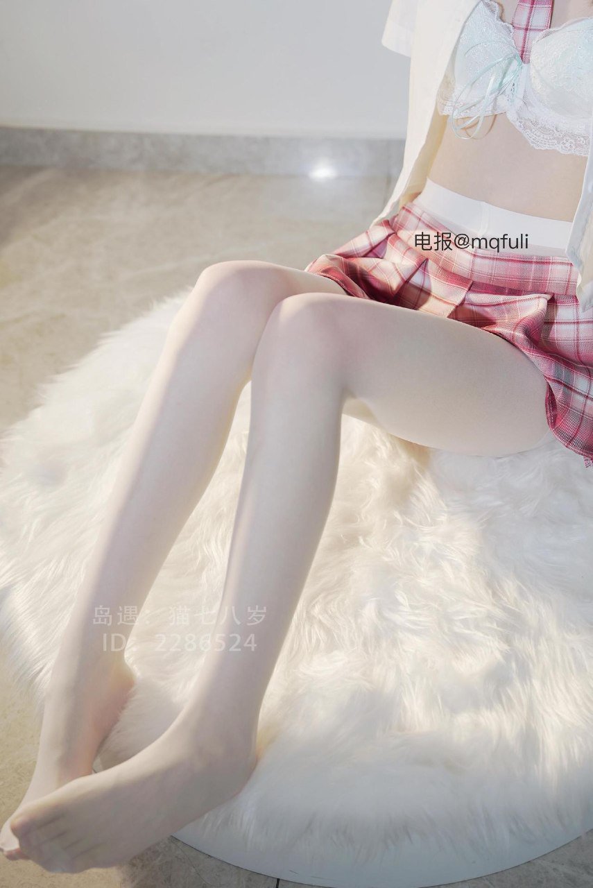 猫七八岁 2025-12-11 14:17:06 【嘉宾帖】《粉嫩小猫》颜艺展示