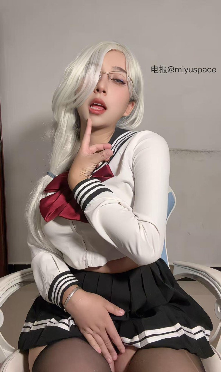 圣母 2025-12-25 09:42:22 【嘉宾贴】眼镜,黑丝