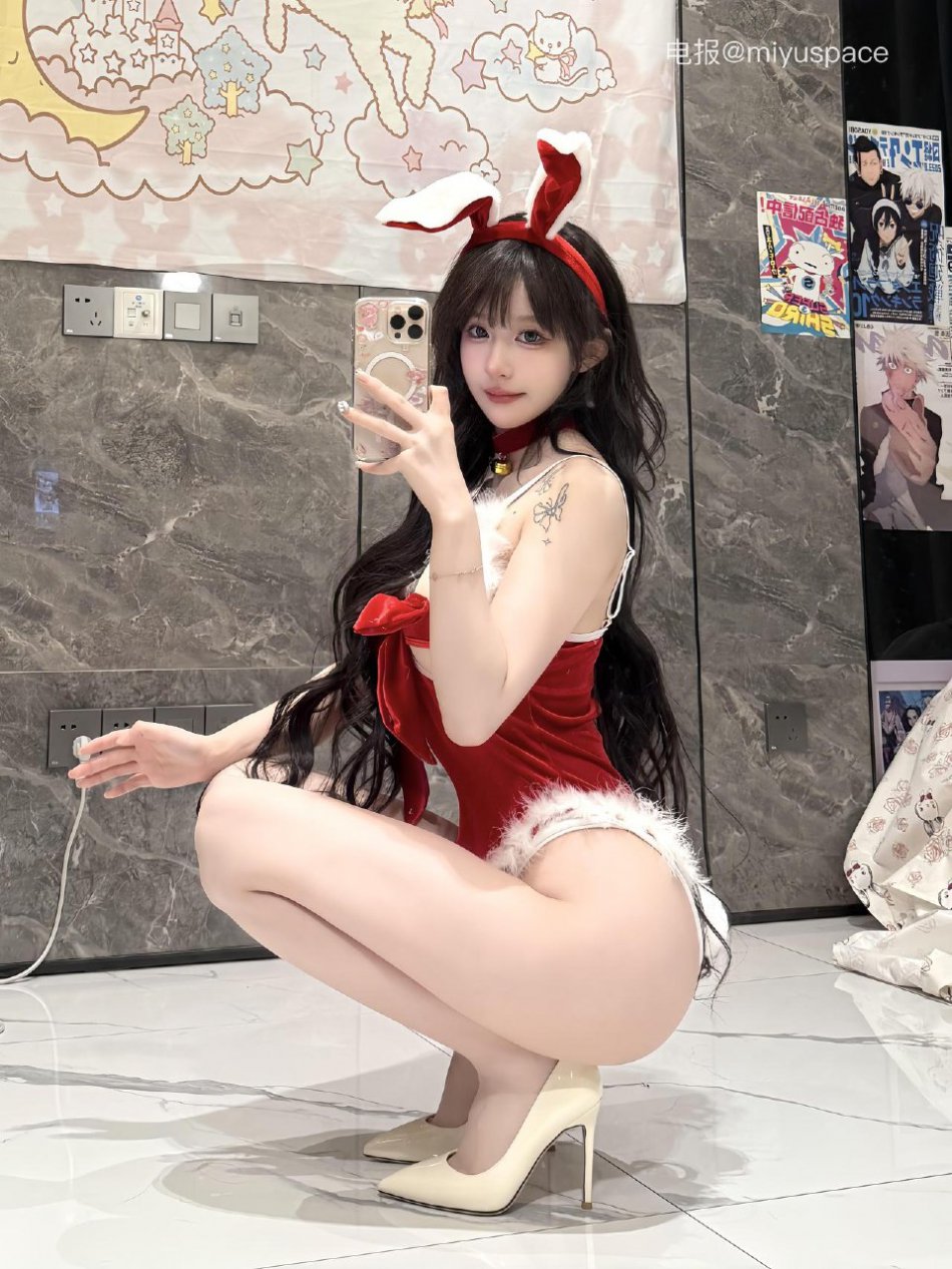 超蓝布罗莉 2025-12-08 06:14:36 【嘉宾贴】🔥本期主题👉🏻【圣诞星愿】写真集