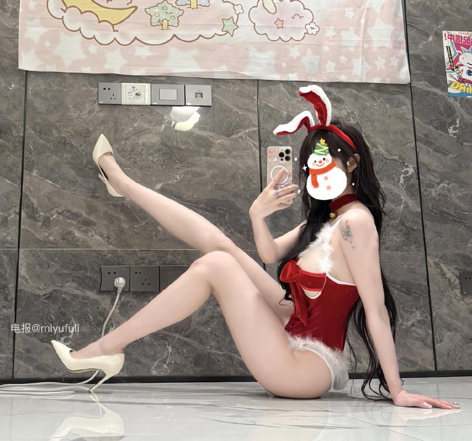 超蓝布罗莉 2025-12-08 06:14:36 【嘉宾贴】🔥本期主题👉🏻【圣诞星愿】写真集