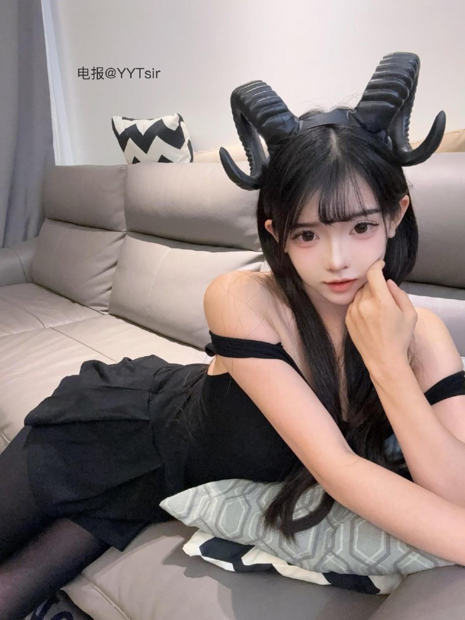 卿风 2025-12-11 10:32:33 #付费贴 一组写真