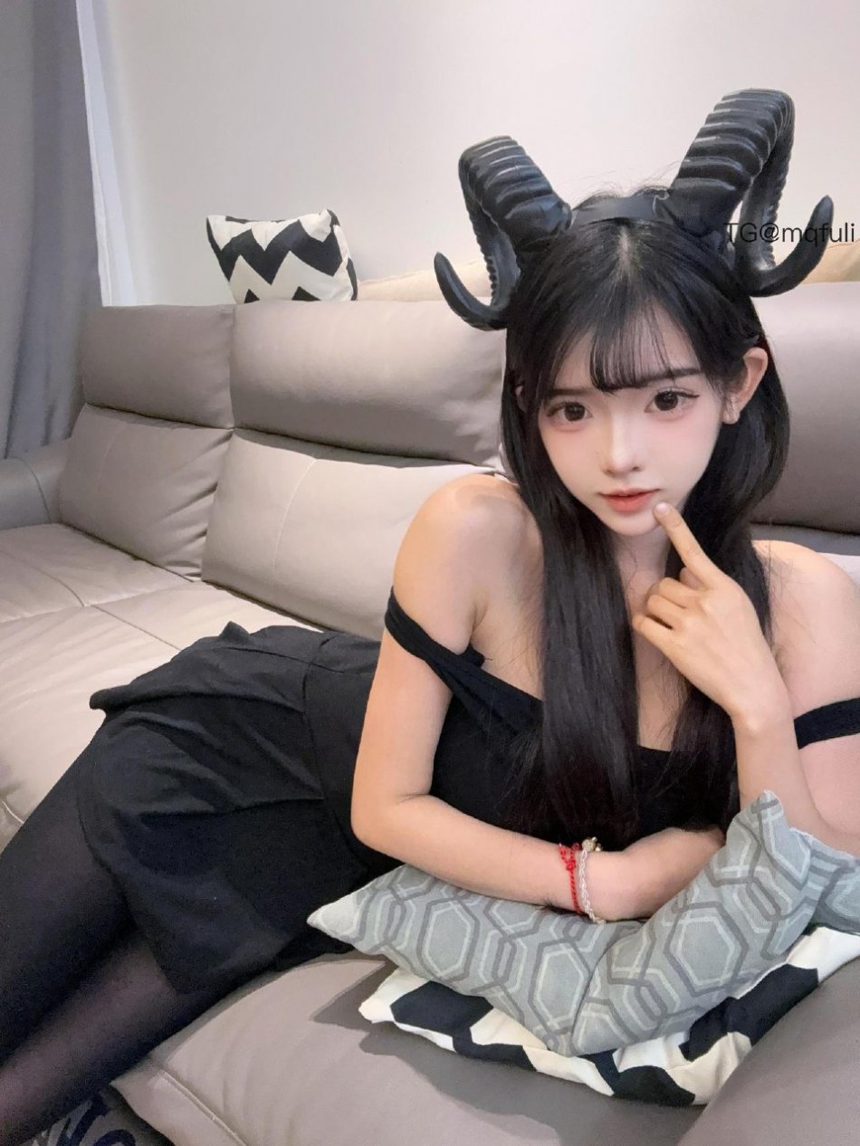 卿风 2025-12-11 10:32:33 #付费贴 一组写真