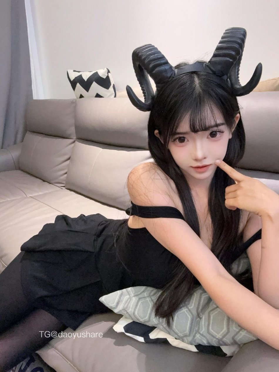 卿风 2025-12-11 10:32:33 #付费贴 一组写真