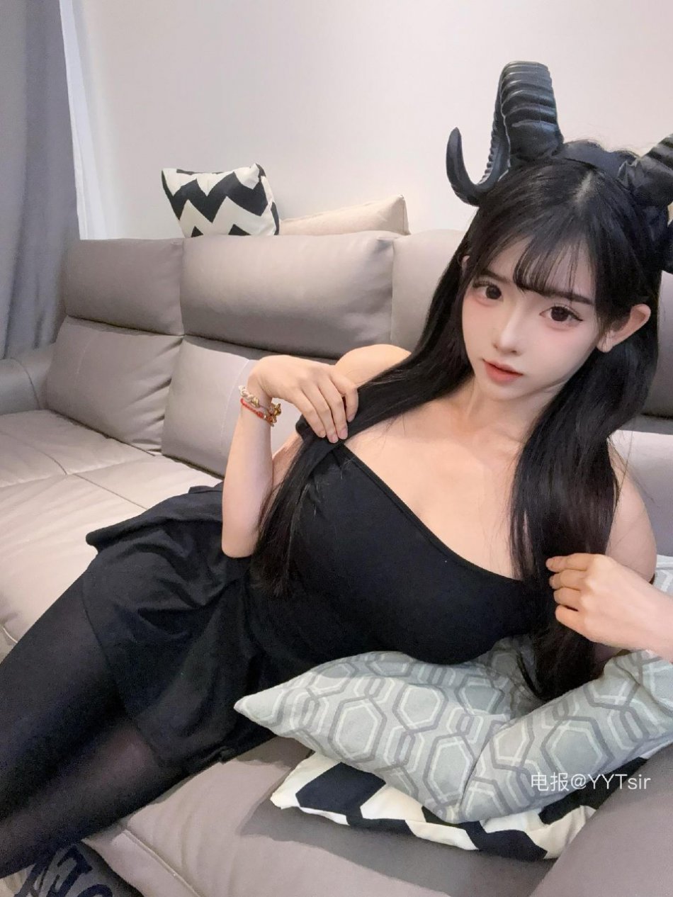 卿风 2025-12-11 10:32:33 #付费贴 一组写真