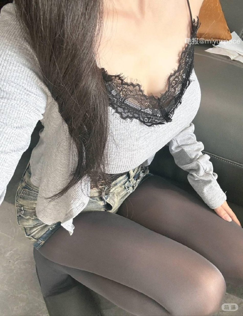 贝卡星 2025-12-23 20:09:26 有人 妻的感觉吗～😜 第3张