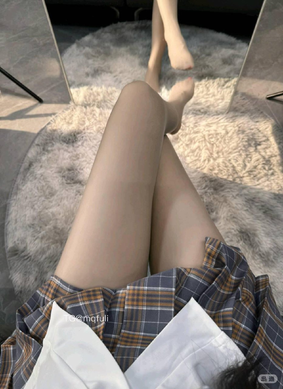 贝卡星 2025-12-23 19:59:30 这样的腿腿你打几分？😜