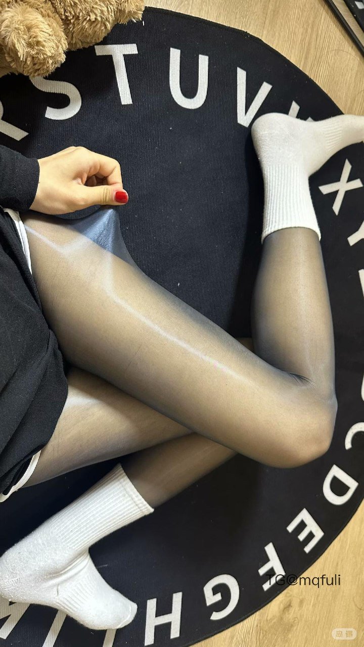 小辣椒 2025-12-03 01:41:31 照片 33p