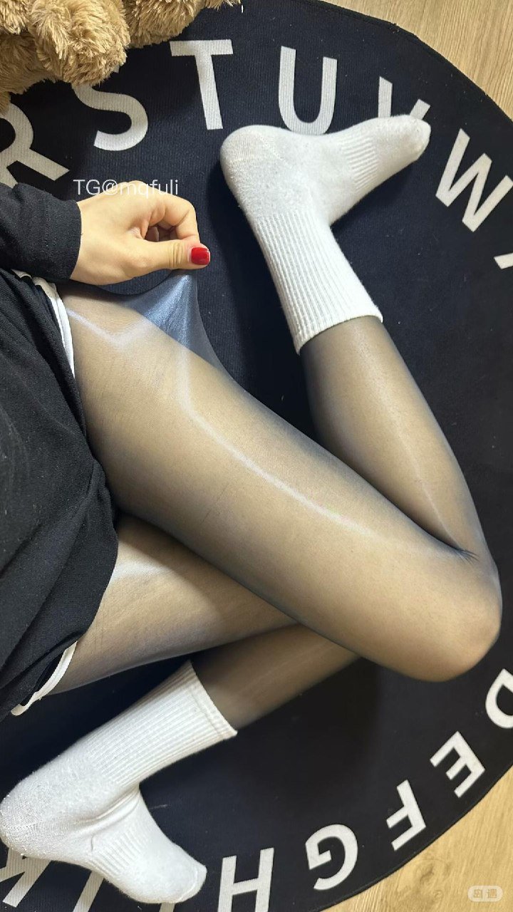 小辣椒 2025-12-03 01:41:31 照片 33p