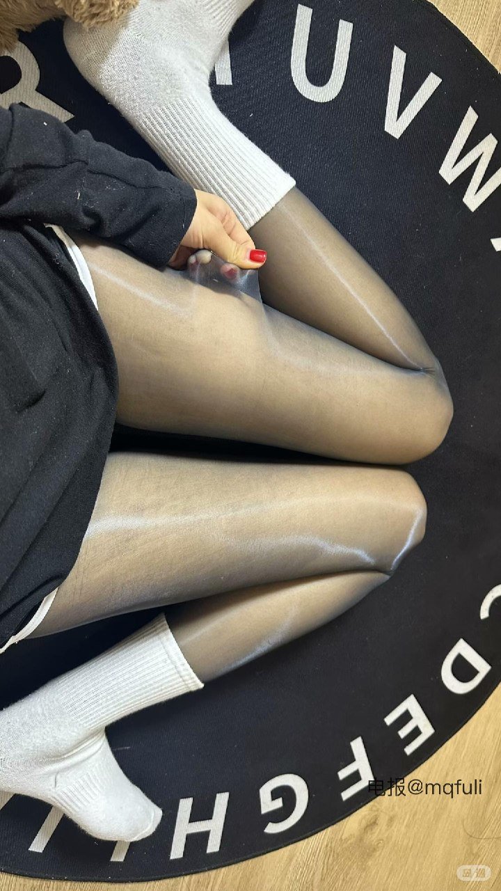 小辣椒 2025-12-03 01:41:31 照片 33p