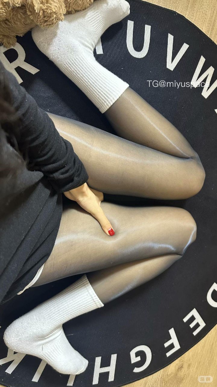 小辣椒 2025-12-03 01:41:31 照片 33p