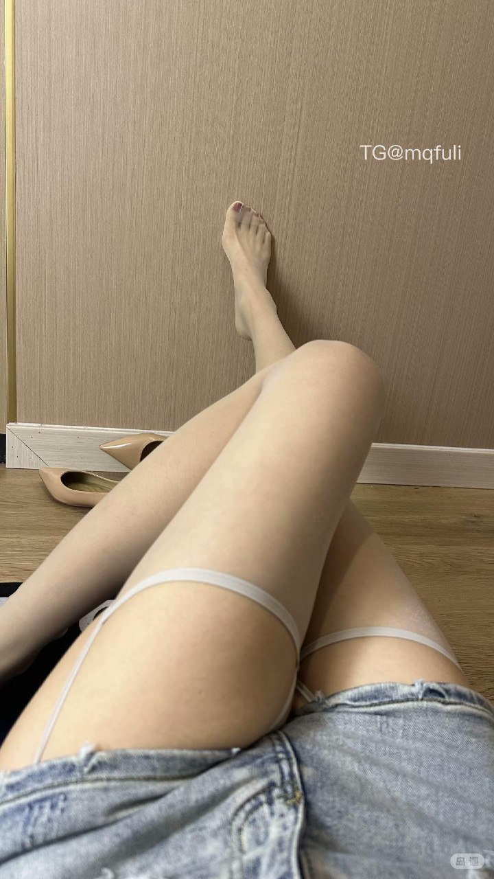 小辣椒 2025-12-03 01:41:31 照片 33p