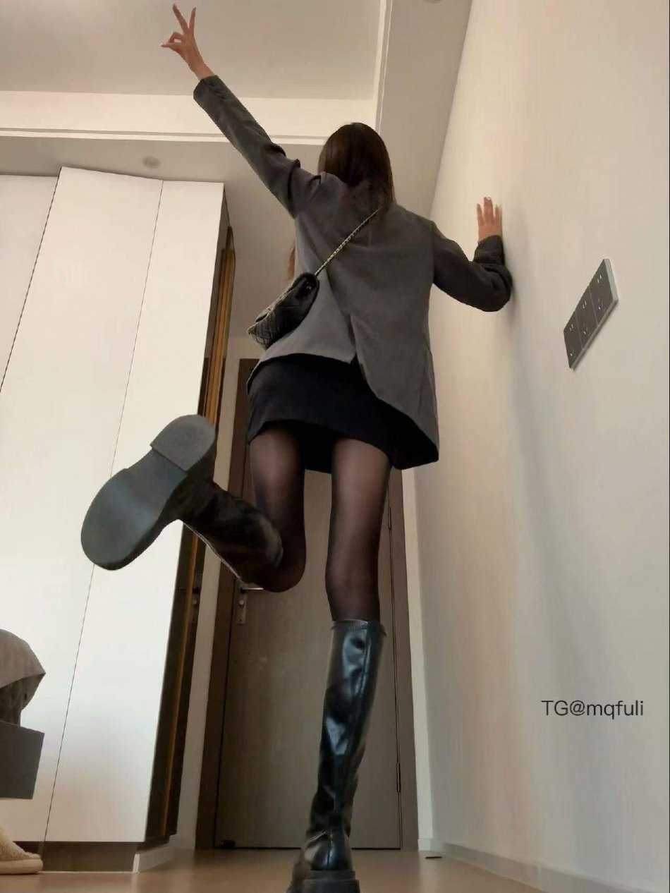 粉红小香猪 2026-01-06 16:49:57 喜欢哪套😉 第1张