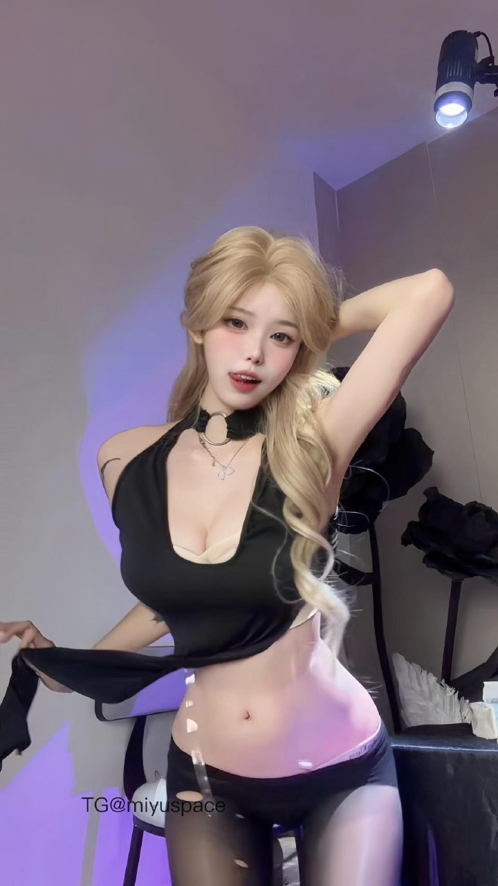 小哭包不哭 2026-01-09 14:27:31 【付费贴】黑丝➕套脖镂空小围裙 第1张