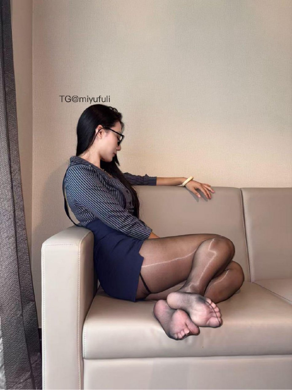 苏老师超棒 2026-01-16 13:55:46 #嘉宾贴#黑丝御姐🖤