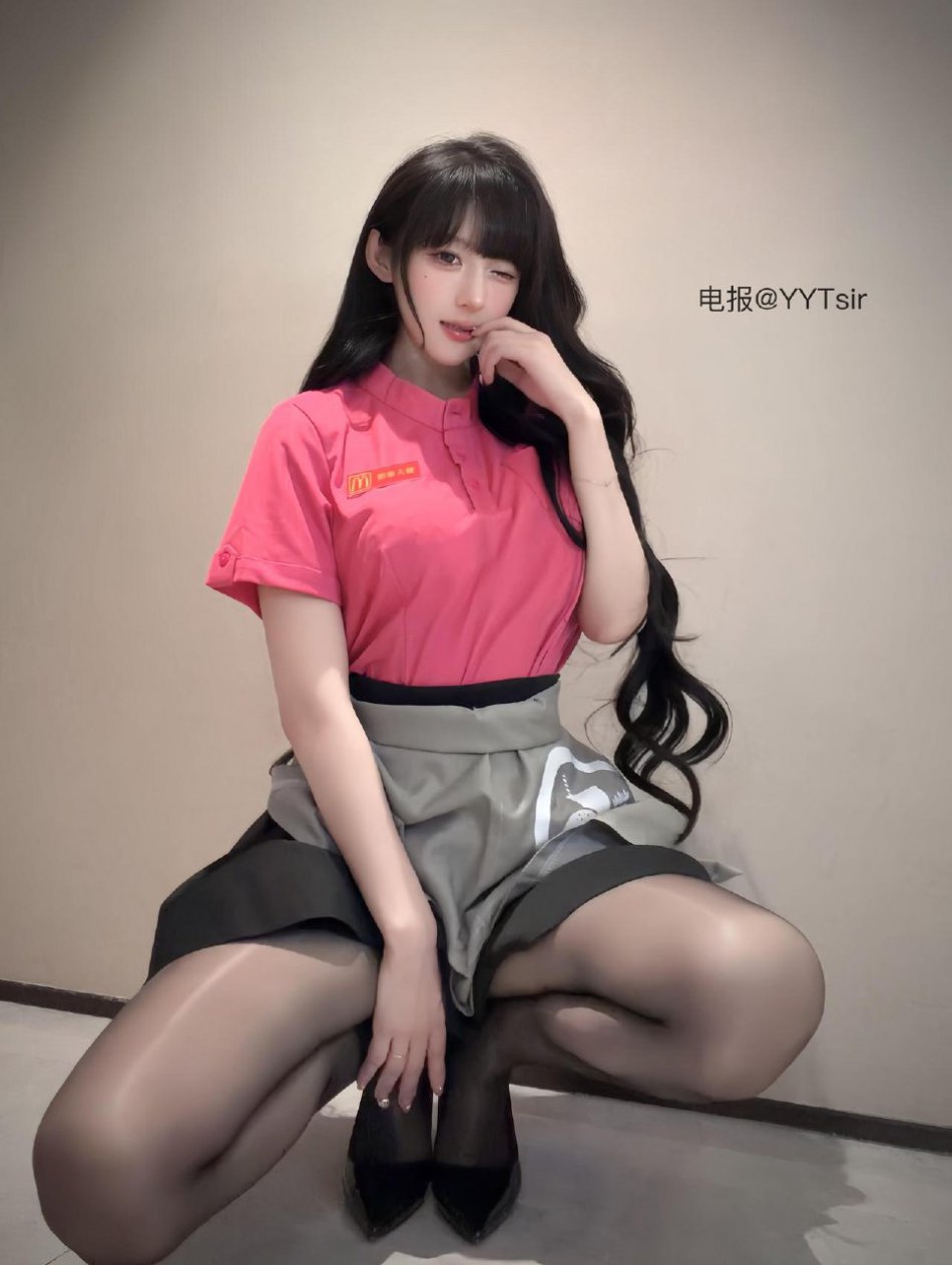 超蓝布罗莉 2026-01-19 20:40:30 原来内搭是粉色波点😋 第5张