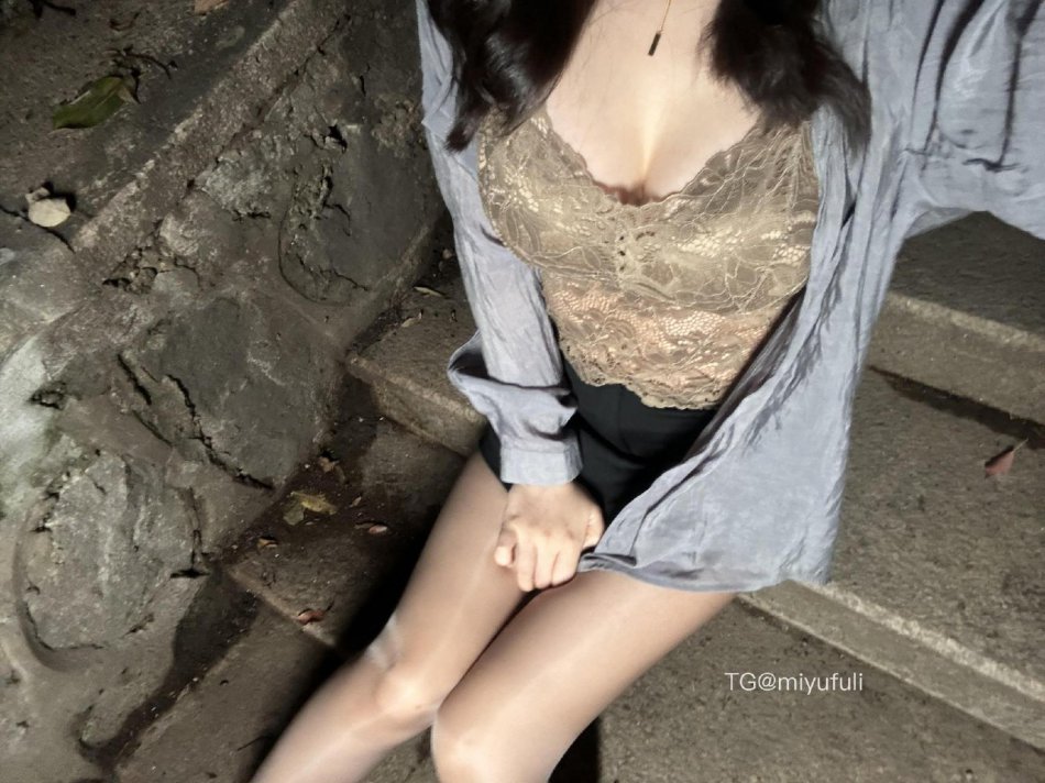 小团嫂 2026-01-31 19:15:31 户外亮丝华伦天奴🫣