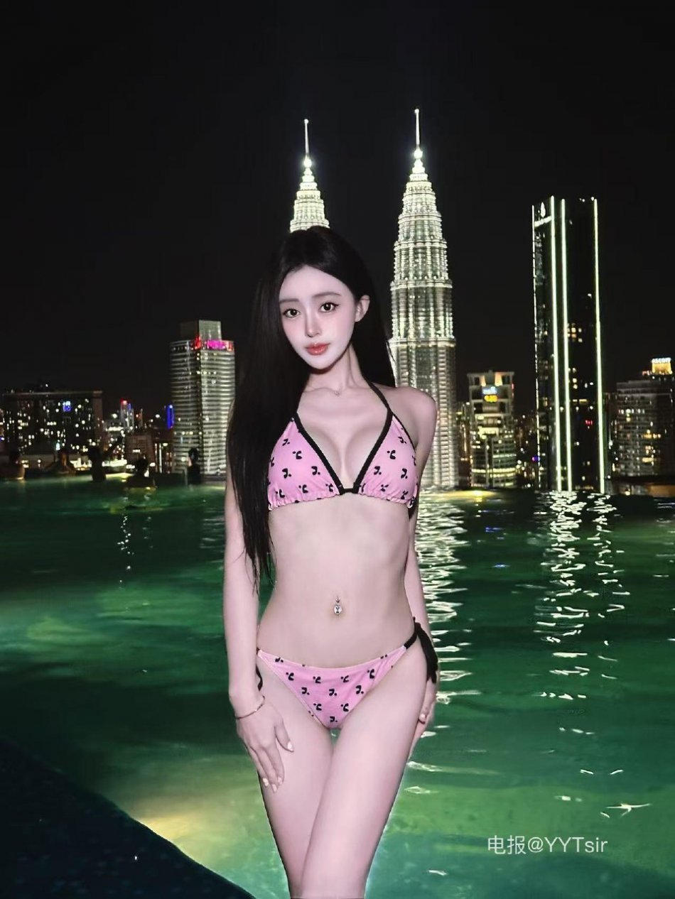 Jumi小鲸鱼 2026-01-07 14:25:06 【付费贴】一组精美比基尼写真👙