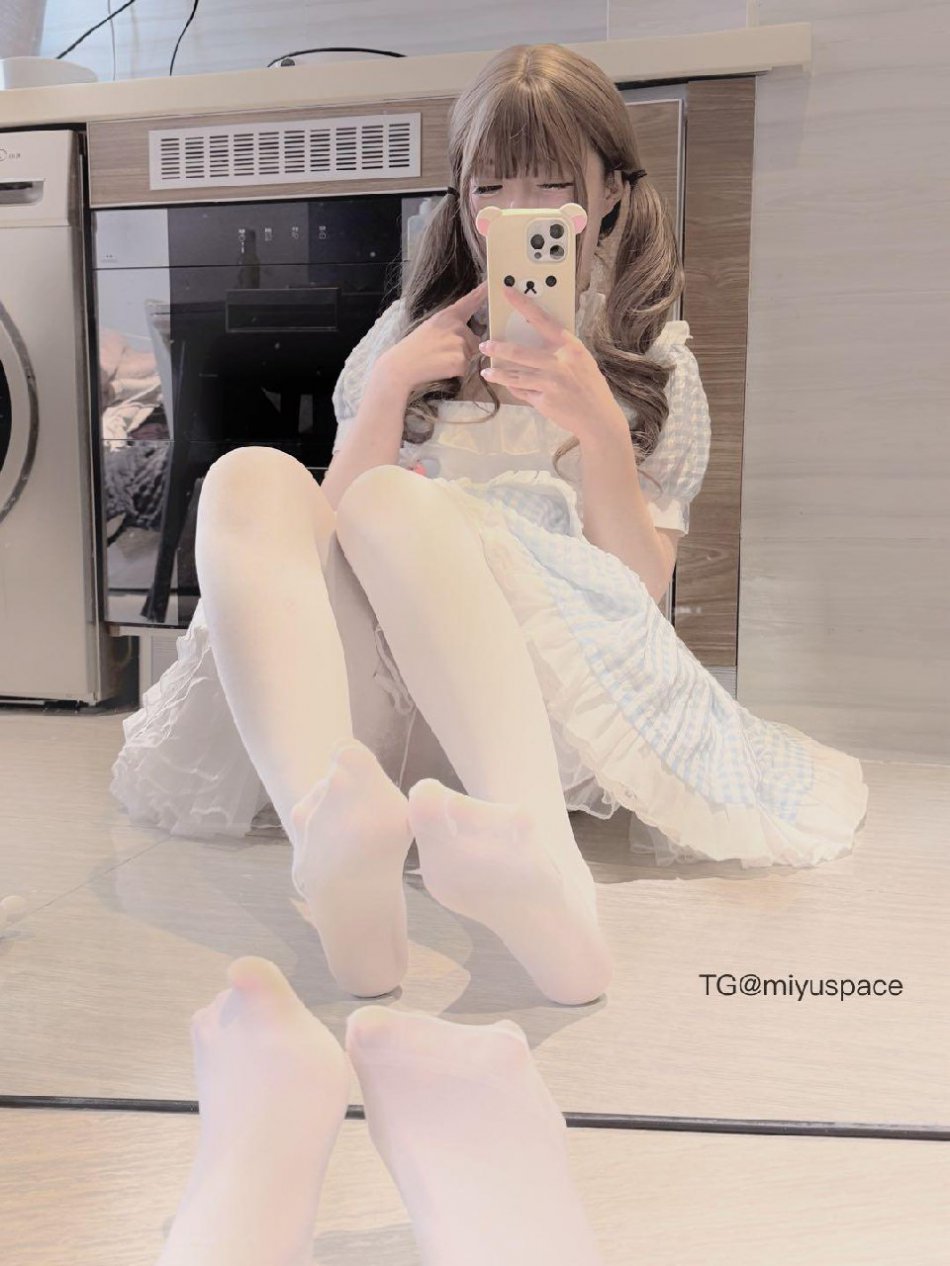 小尾酱 2026-02-10 14:19:44 我中毒了，醫生说要亲热解，毒