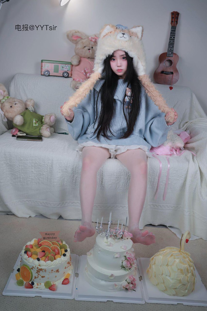 小兮有点宅 2026-02-16 23:05:19 蛋糕壁纸露脸白袜原图又更新啦 第3张