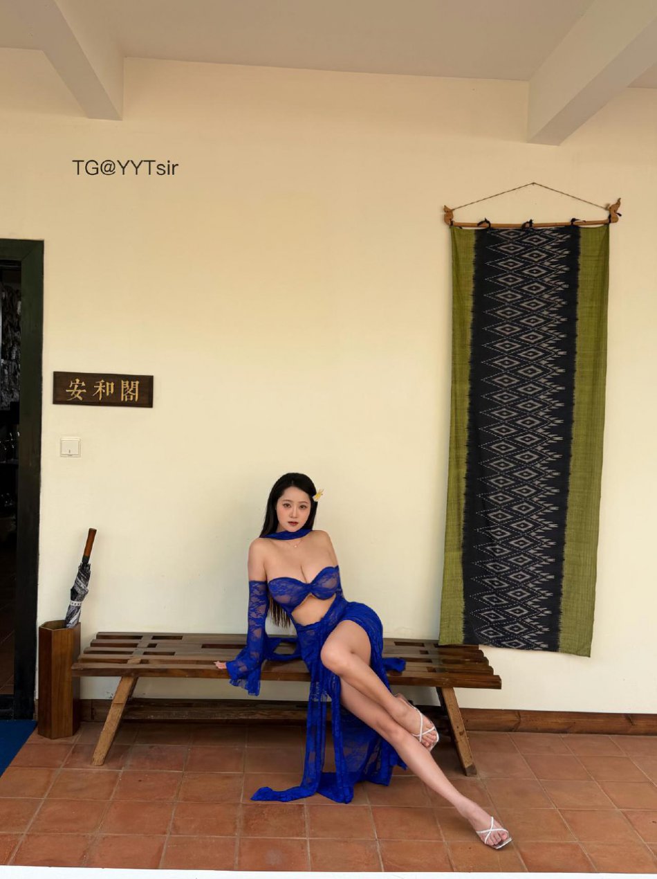 成都朵朵 2026-02-18 13:42:00 再靠近一点才能闻到姐姐的香味哦 第1张