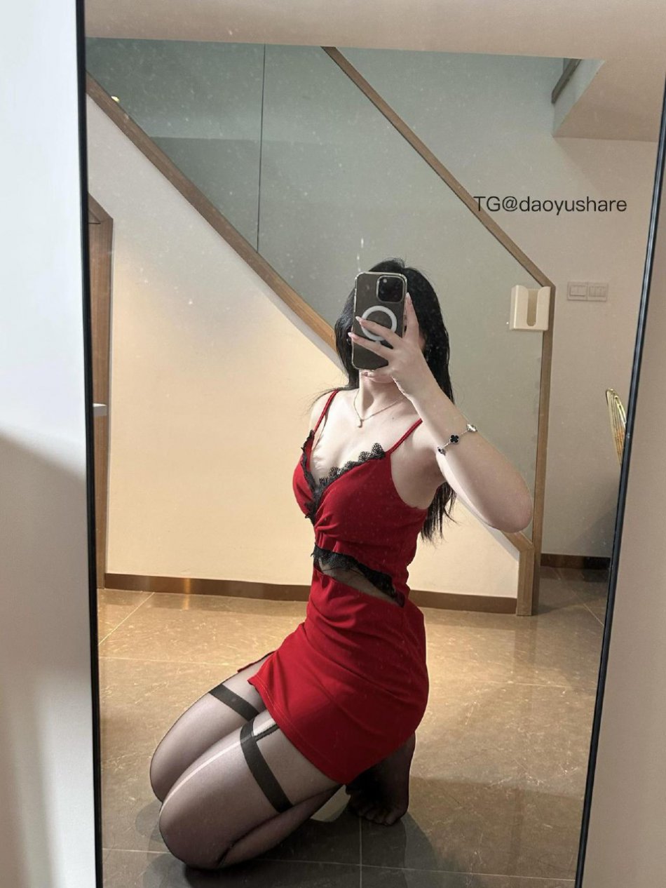 小妮酱紫 2026-03-01 09:29:00 红色视觉盛宴强势来袭❄️