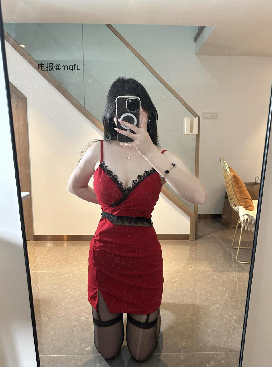 小妮酱紫 2026-03-01 09:29:00 红色视觉盛宴强势来袭❄️