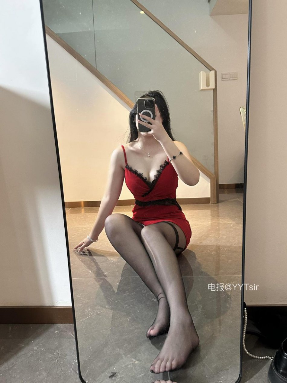 小妮酱紫 2026-03-01 09:29:00 红色视觉盛宴强势来袭❄️