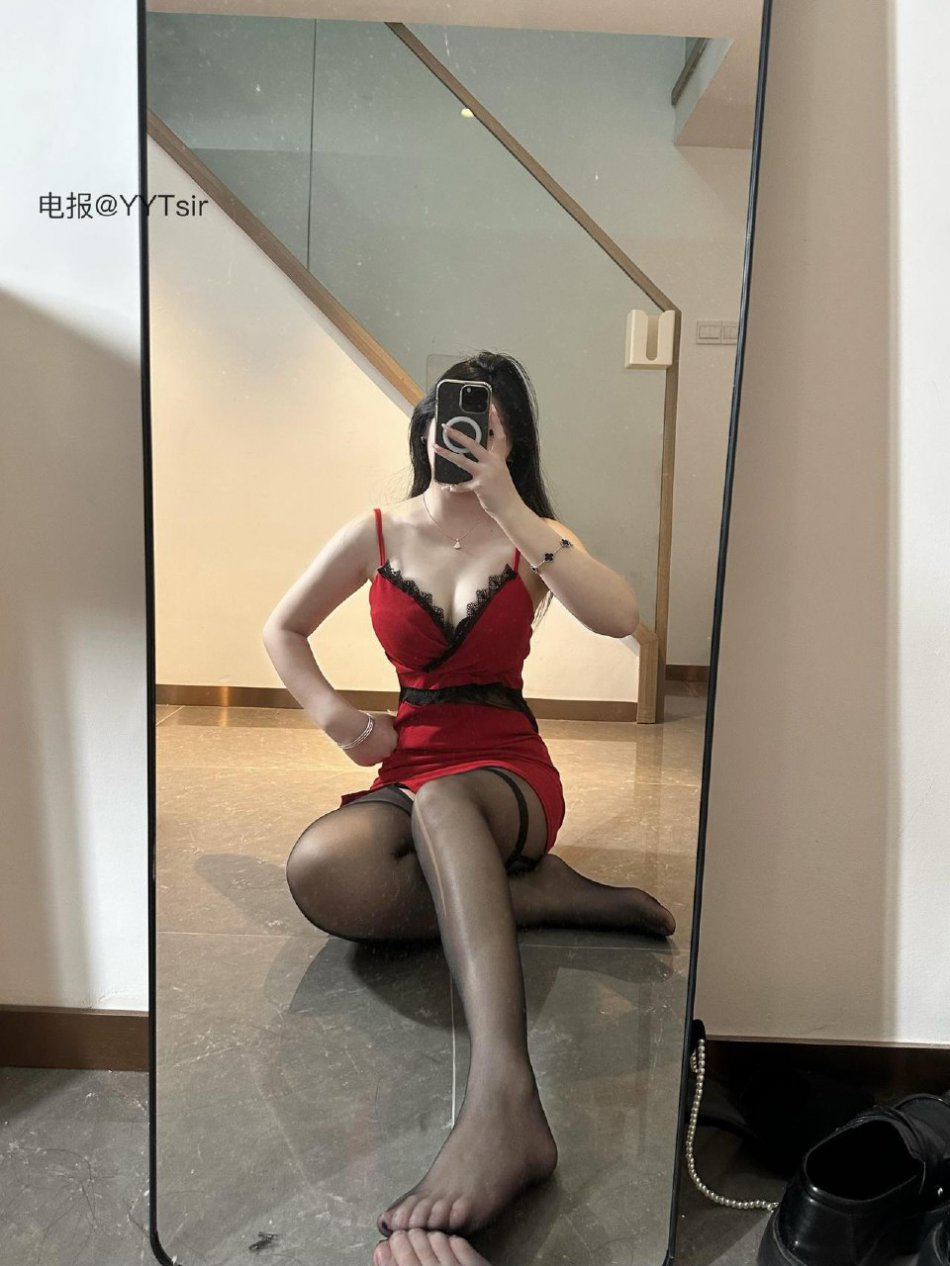 小妮酱紫 2026-03-01 09:29:00 红色视觉盛宴强势来袭❄️