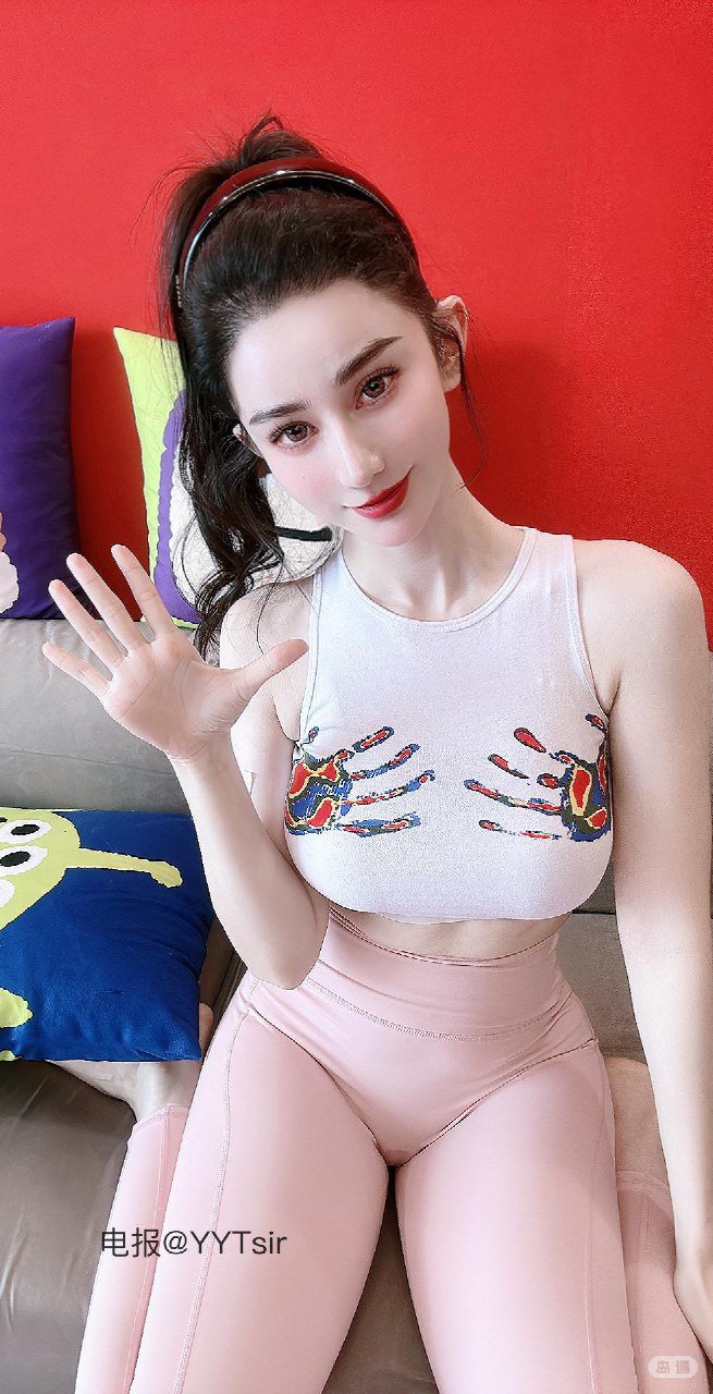 甜甜姐姐 2026-03-08 18:41:43 今天健身穿这套