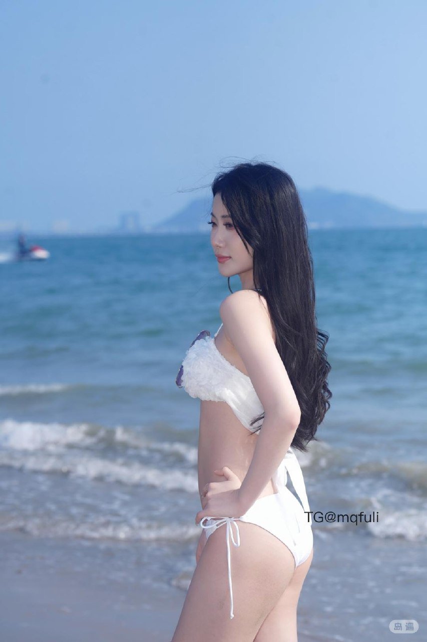 圈圈 2026-03-19 01:20:16 海边泳装照 第8张