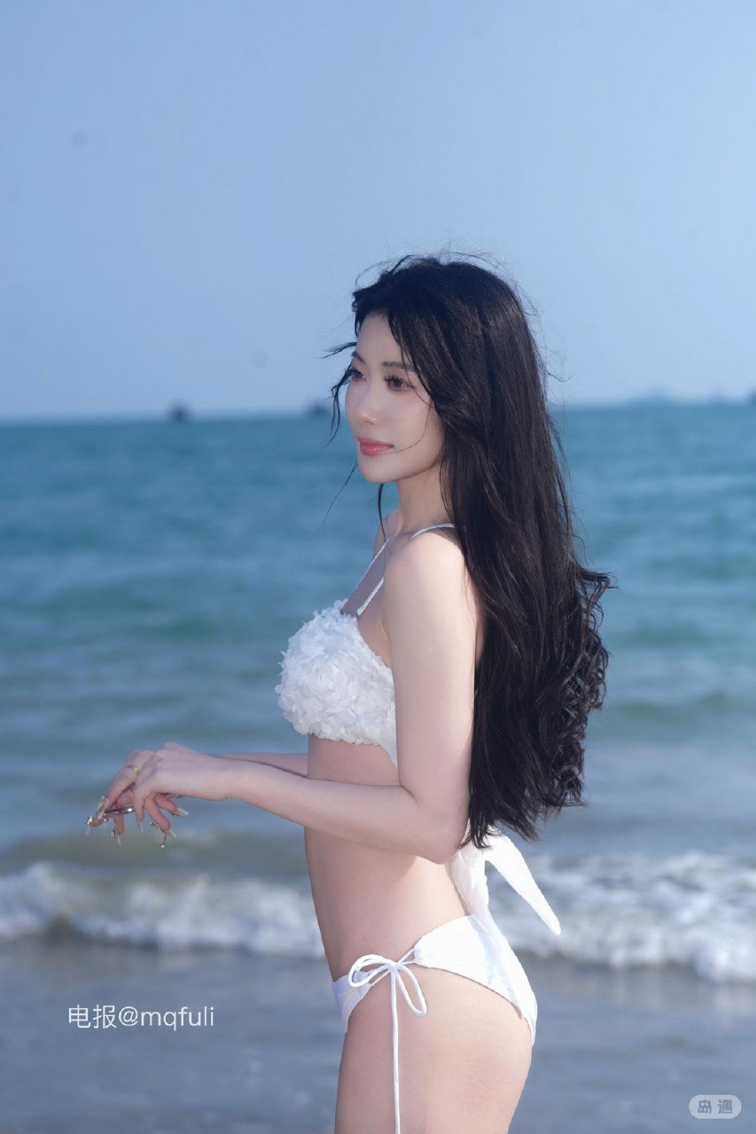 圈圈 2026-03-19 01:20:16 海边泳装照 第4张