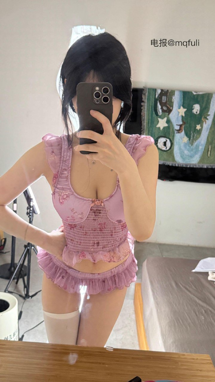 雪顶 2026-03-31 18:34:23 【付费帖】🎁这期拍了许多角度的照片