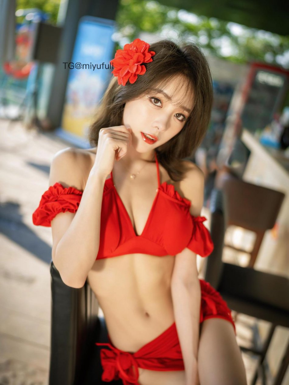 王筱沐沐 2026-03-25 22:17:47 红色比基尼来啦 清纯的穿搭