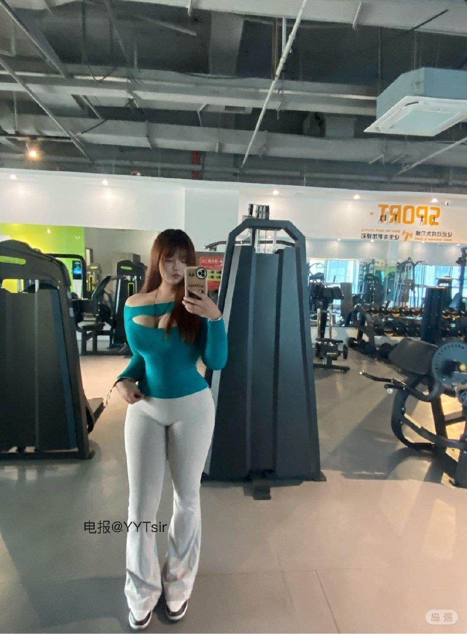 爻瑶咪 2026-03-11 15:19:01 今天穿的红色