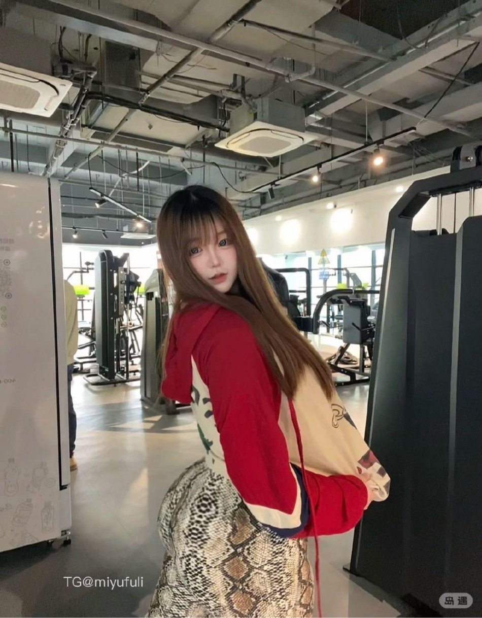 爻瑶咪 2026-03-11 15:19:01 今天穿的红色