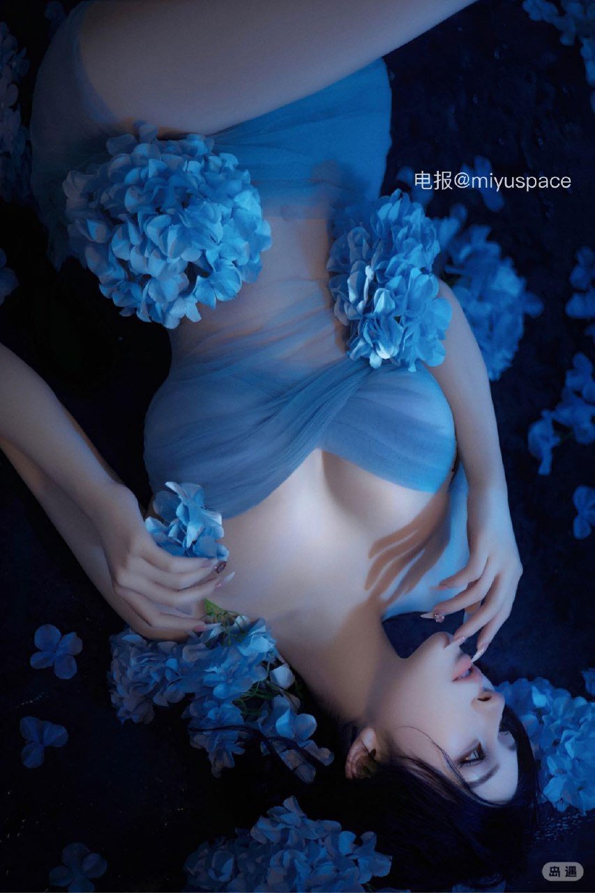 迷人白 2026-03-14 14:48:55 对视的时候