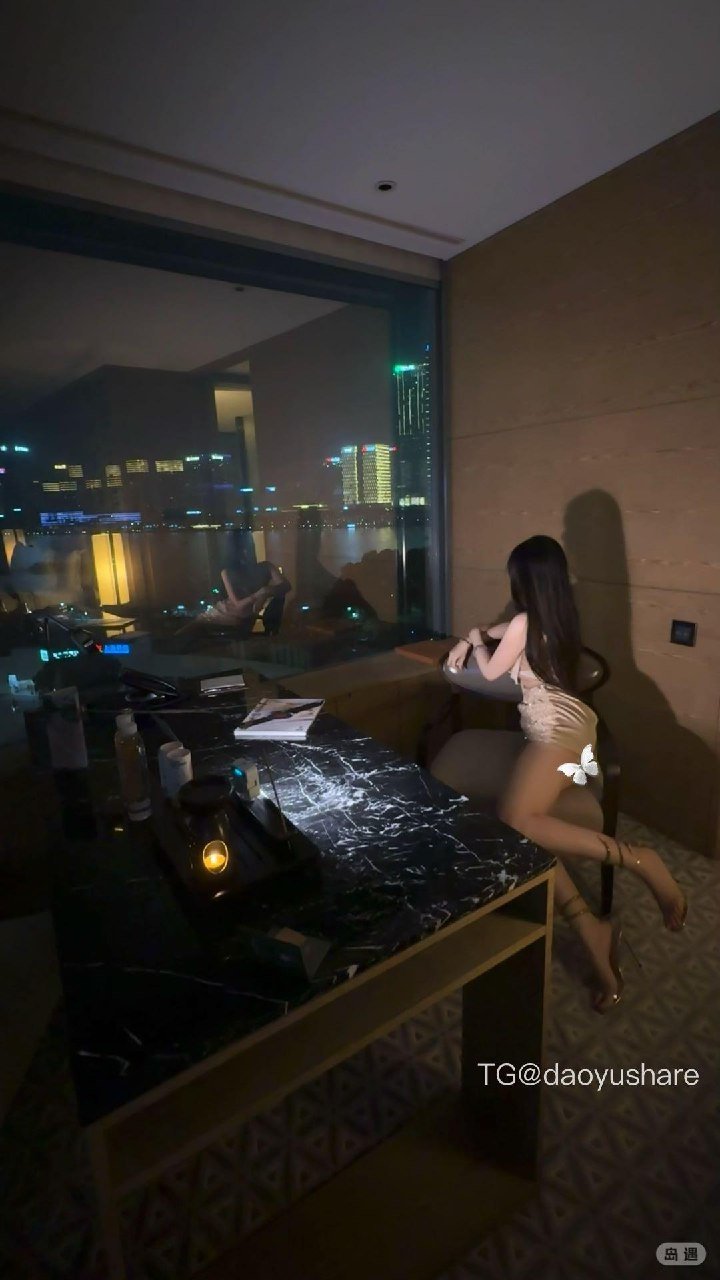 夏天yu 2026-04-01 19:06:49 喜欢吗 专门给你拍的