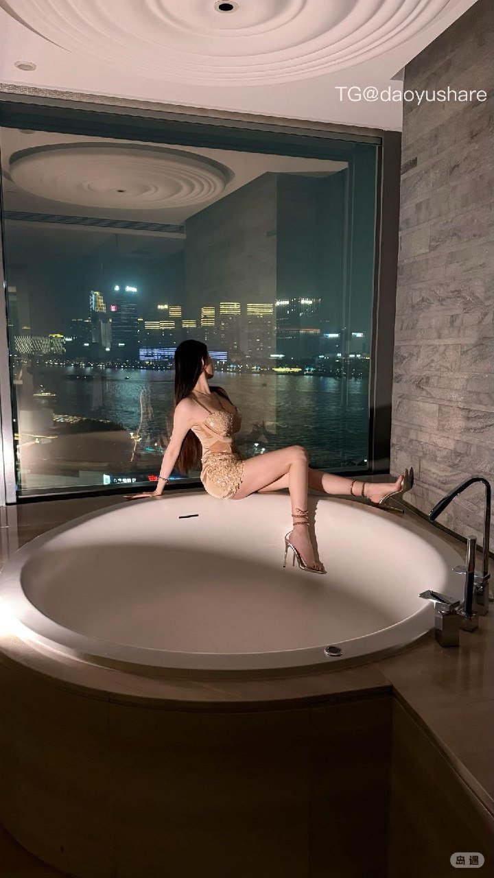 夏天yu 2026-04-01 19:06:49 喜欢吗 专门给你拍的