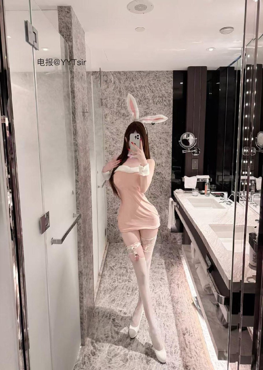 范范X 2026-04-02 03:58:22 【嘉宾帖】范范白、红、黑兔子👮向你报道🫡